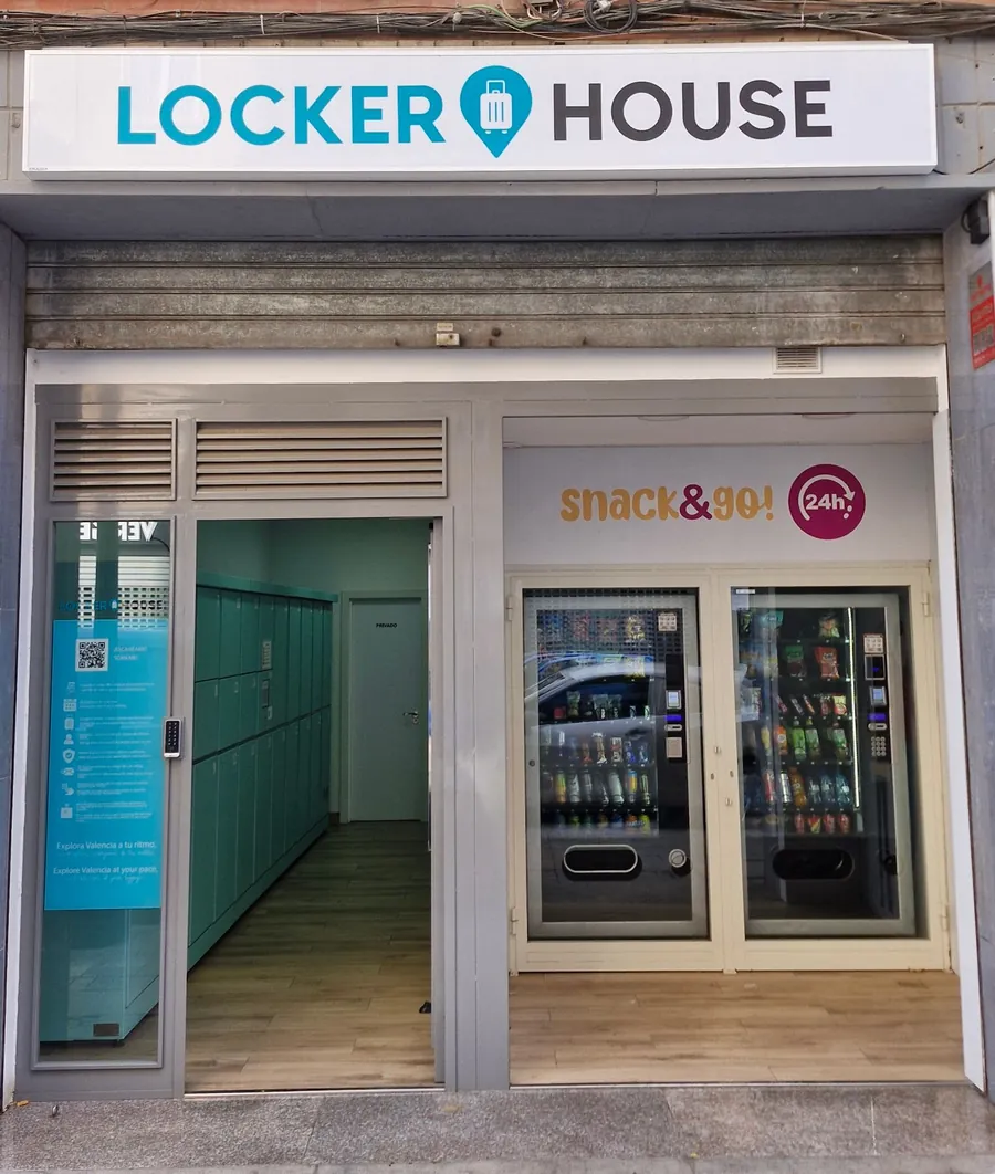 Fachada de Locker House en la Calle Roís de Corella, 1, Valencia